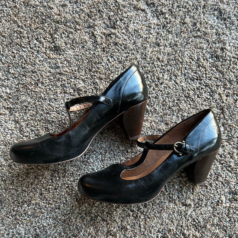 Frye T strap Mary Janes